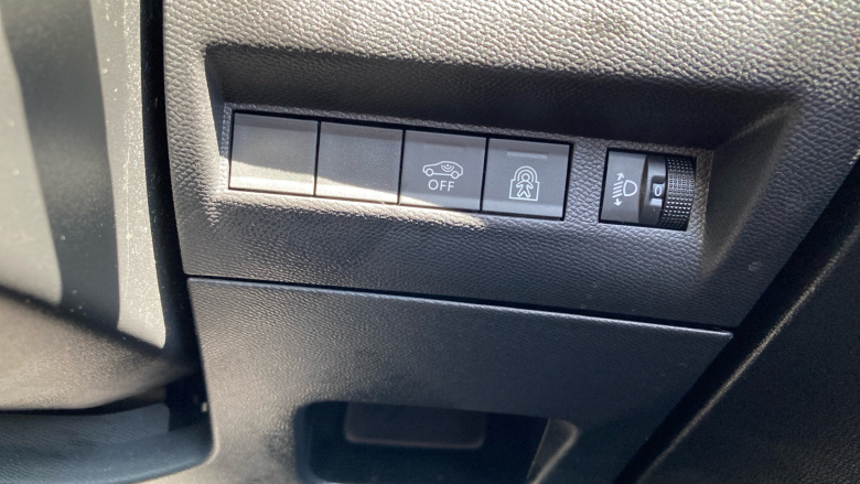 Peugeot 208 1.2 Hybrid 100 Allure 5dr e-DSC6 Petrol Hatchback